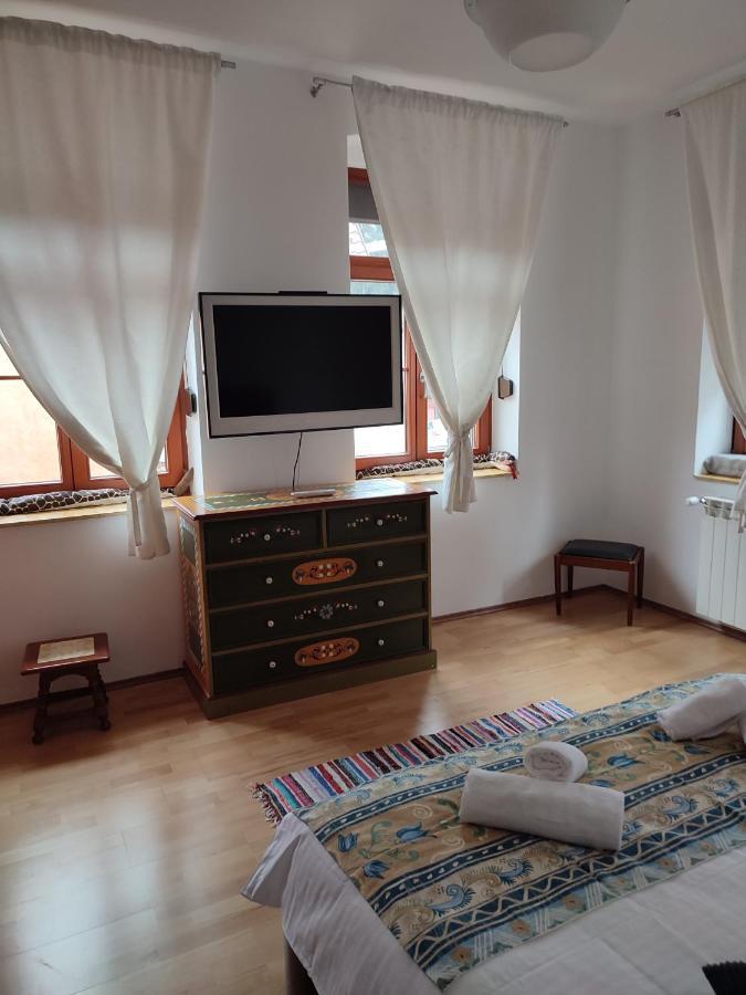 Retro House Mountain View Villa บราชอฟ ภายนอก รูปภาพ